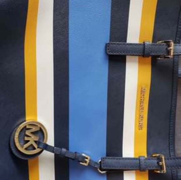 Brand new Michael Kors Purse - Picture 3 of 7